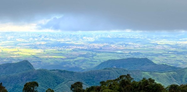 Lago do Itapeva visao da rua.jpg