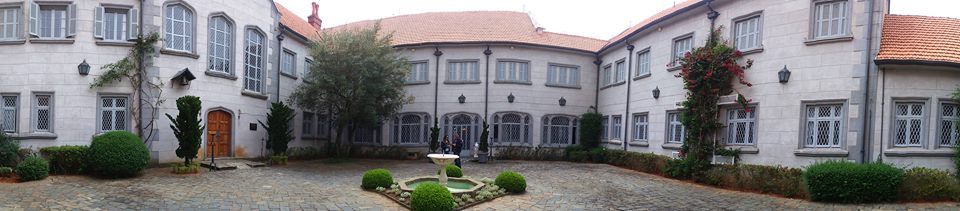 palacio boa vista patio.jpg